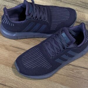 Adidas Originals Swift Run Womens Running Shoes Purple size 7.5
